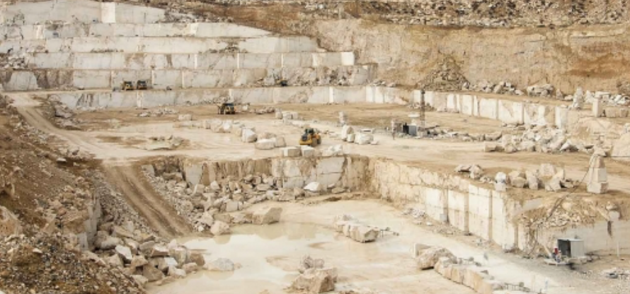 карьер турецкого травертина